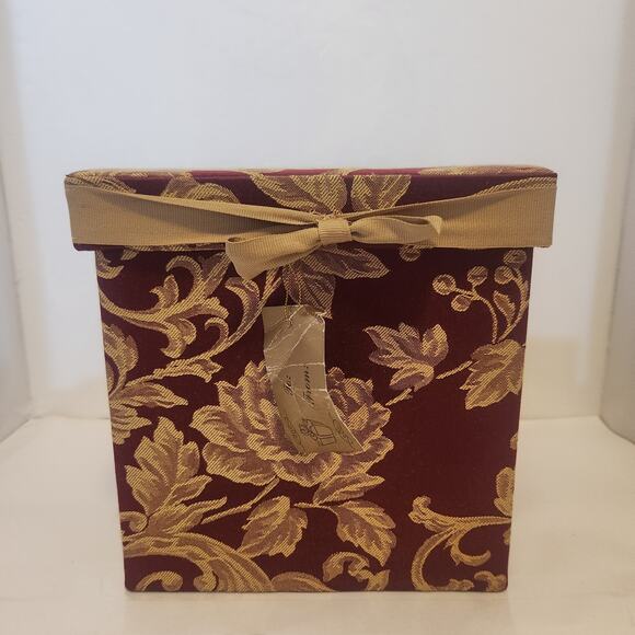 Vintage Once Upon a Rose New York Nesting Gift Box's Fabric - Picture 3 of 6